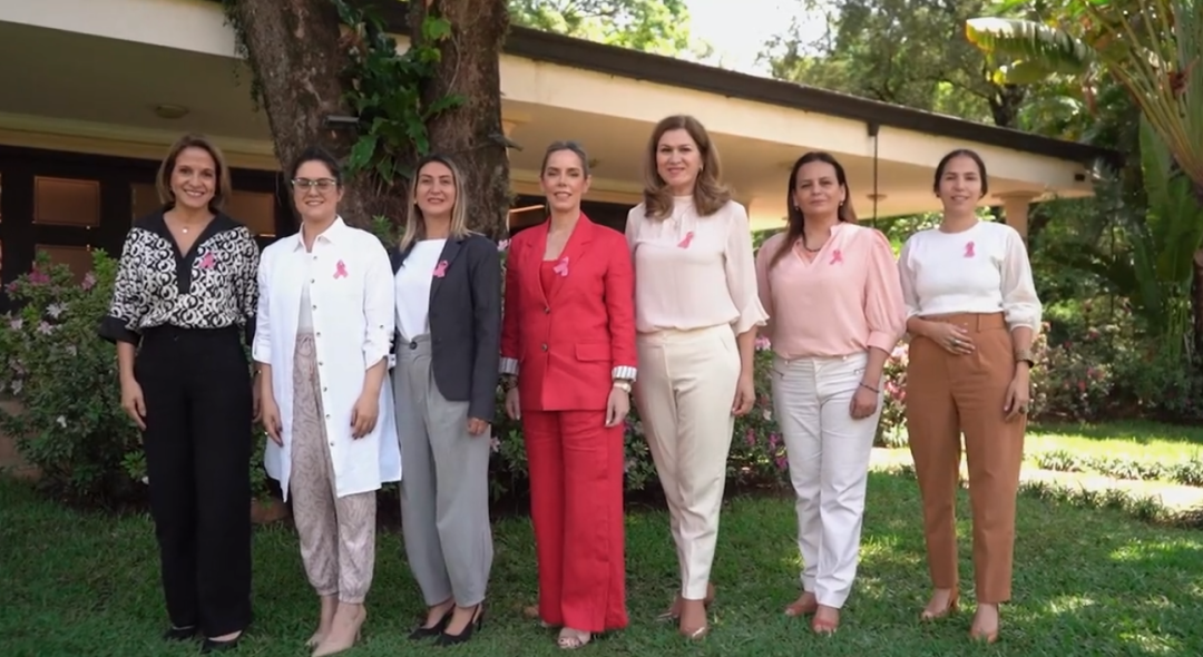 Primera Dama lanza campaña «Octubre Rosa» de lucha contra el cáncer de mama