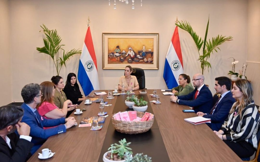 Primera dama y audiovisualistas paraguayos coinciden en trabajar para dar a conocer la cultura paraguaya