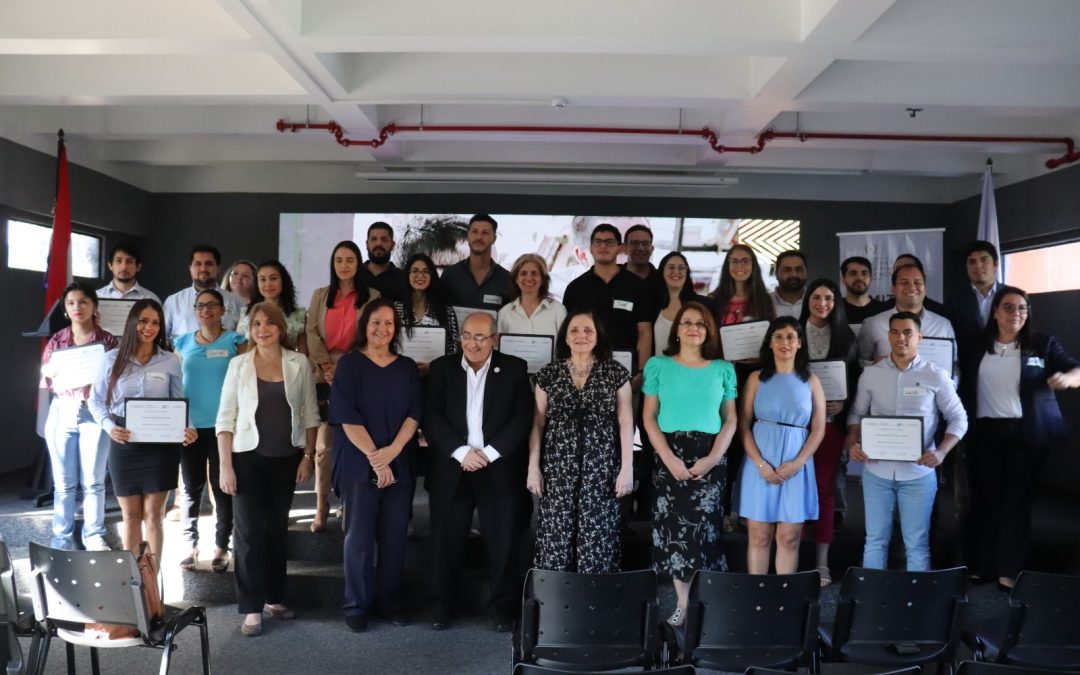 199 beneficiarios de Diplomados TIC del MITIC egresaron de la Universidad Comunera