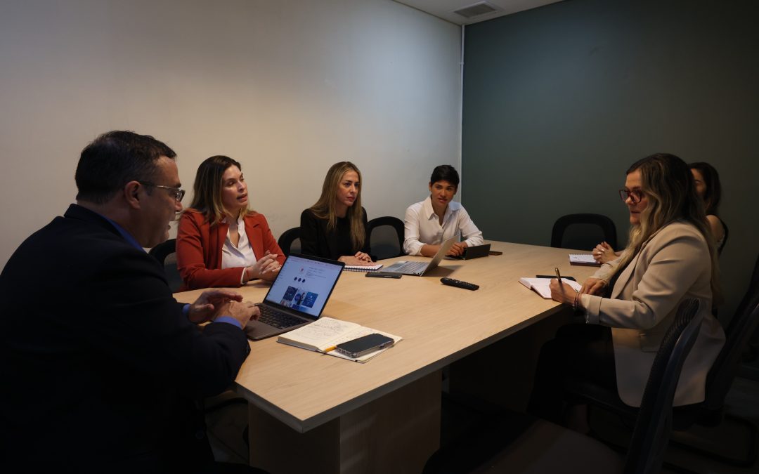 MITIC y Contraloría articulan estrategias para fortalecer la integridad y transparencia