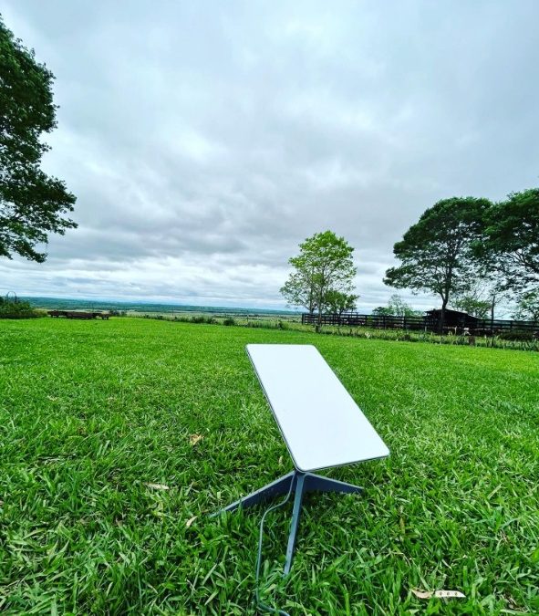Paraguay avanza hacia la inclusión digital con conectividad satelital en comunidades rurales