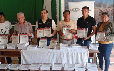 Ayoreos celebran entrega de diccionario y apuntes de la gramática bilingüe Ayoreo-Castellano en el Chaco paraguayo