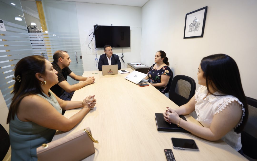 Gobernación de Caazapá y MITIC coordinan acciones para fortalecer la comunicación y la capacitación ciudadana