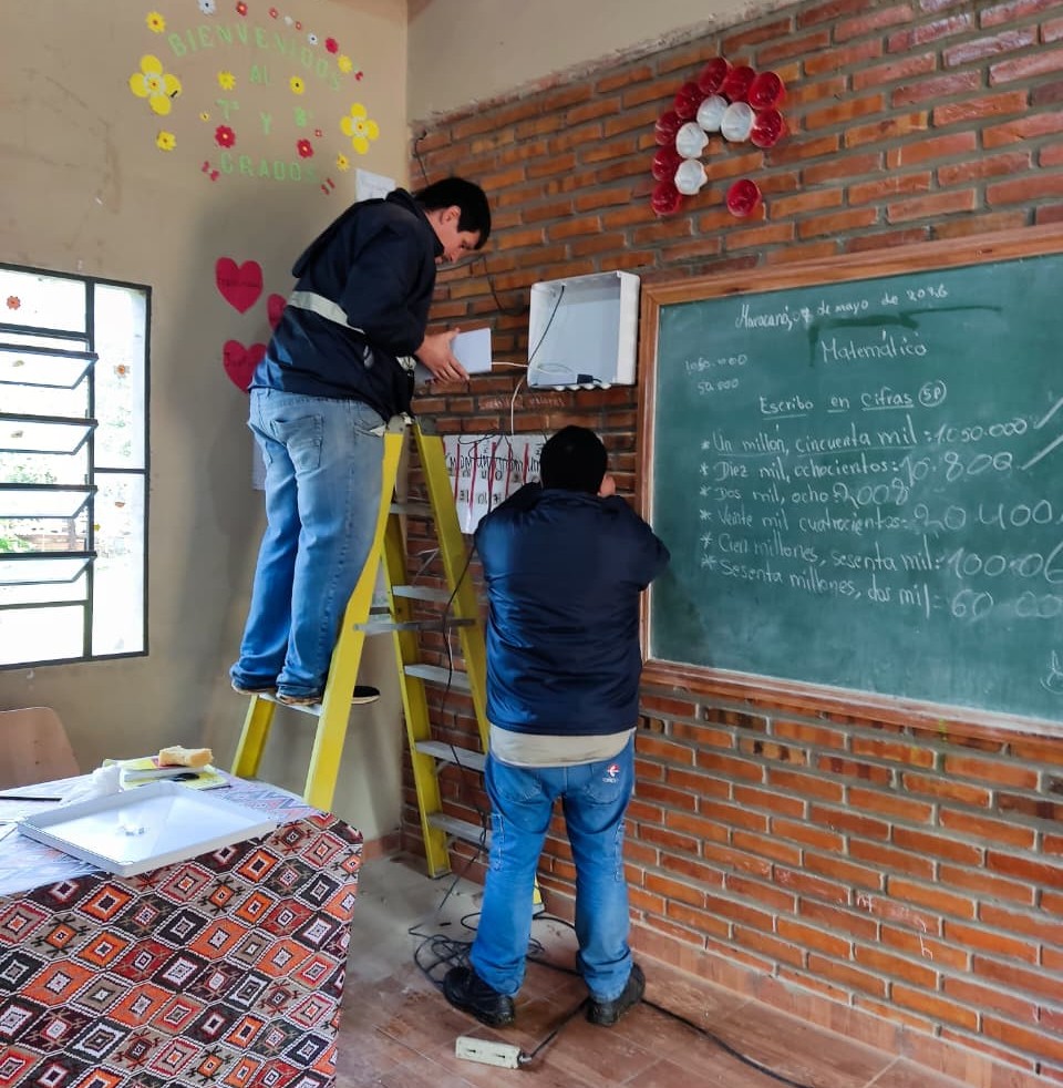 Avanza instalación de 1.600 kits Starlink bajo estrictos criterios de calidad para efectivizar conectividad en instituciones educativas